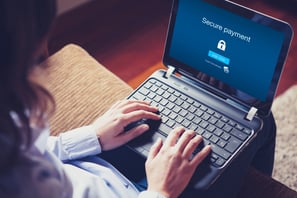 7 consejos para prevenir el fraude en el comercio electrónico: Fraude con tarjeta no presente
