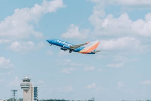Cómo detener la creciente amenaza del fraude en las aerolíneas con el aprendizaje automático